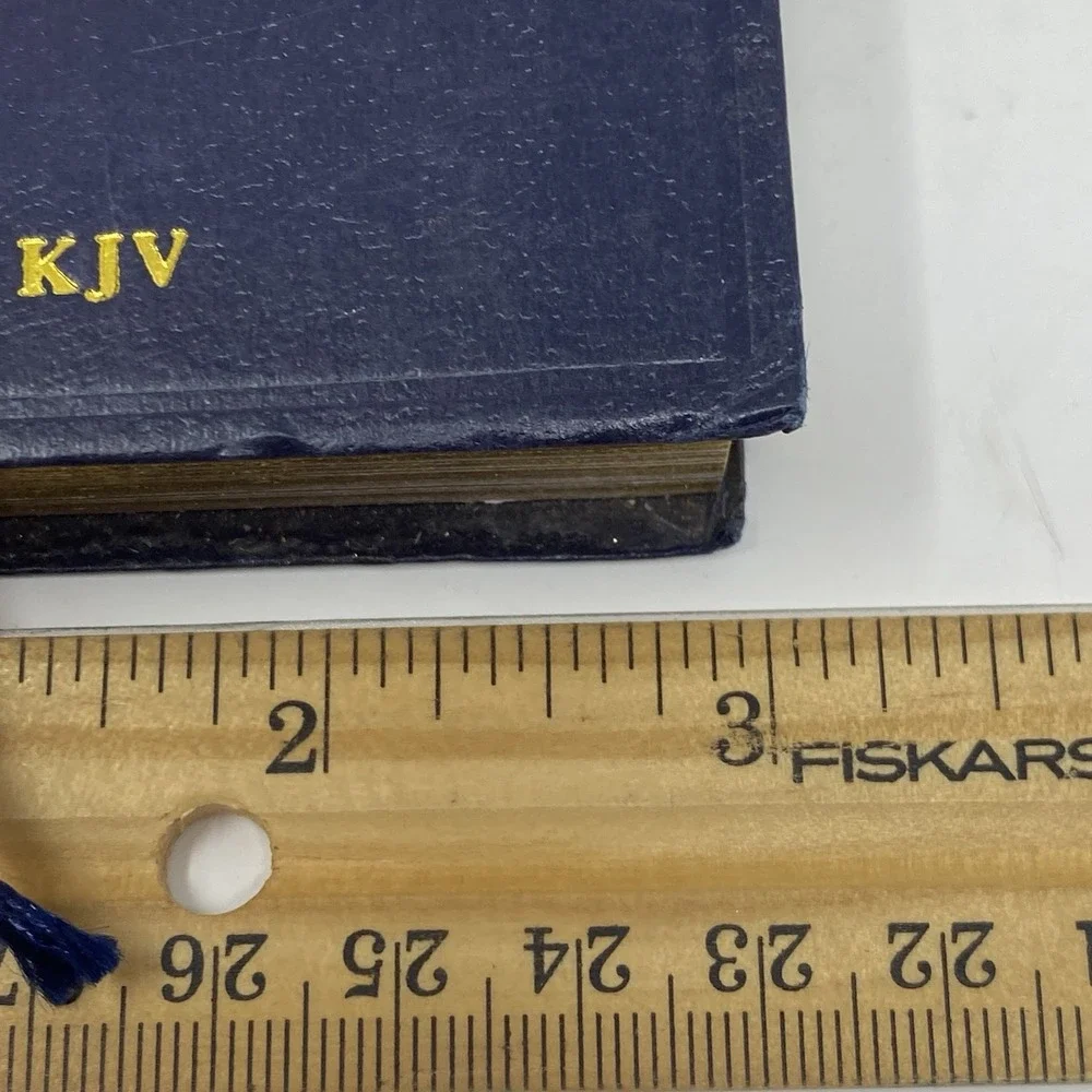 New Testament Holly Bible King James Version Pocket Sz 4.5x3